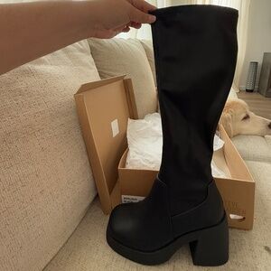 Steve Madden Berkleigh Boots Size 7.5